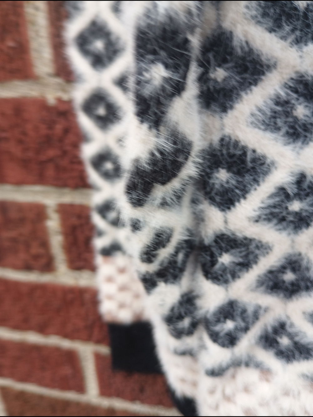 Cyrus Geometric Diamond Pattern Sweater - Picture 10 of 16